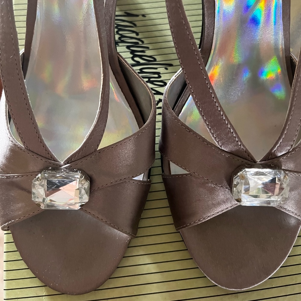 Jacqueline Ferrar color fabric heels sandals
